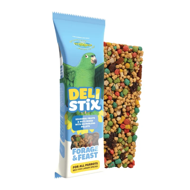 Seasonal nuts, dehydrated fruit, whole grains (maize, soybean & wheat), vegetable oils, vitamins (A, B1, B2, B3, B5, B6, B9, B12, C, D3, E, H & K), minerals (calcium, cobalt, copper, iodine, iron, magnesium, manganese, phosphorus, potassium, selenium, sodium, sulphur & zinc), natural binder & natural organic acids.